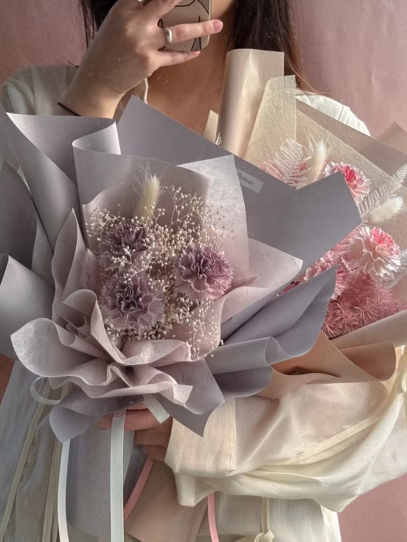 母親節限定永生滿天星索拉康乃馨花束