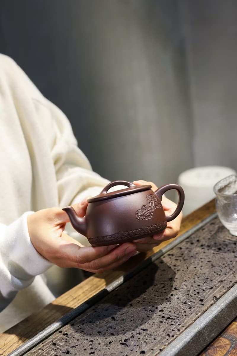 送禮紫砂壺茶壺汉瓦   紫泥 180ml 14孔 刘素素作品  简洁直接 口
