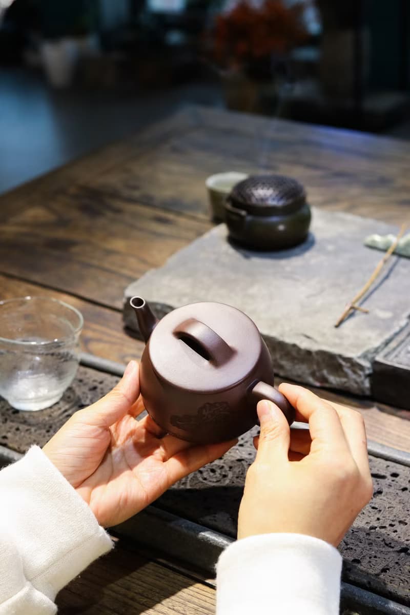 送禮紫砂壺茶壺汉瓦   紫泥 180ml 14孔 刘素素作品  简洁直接 口