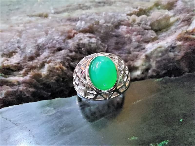 輕珠寶玉飾 | 格紋時尚澳洲玉男戒