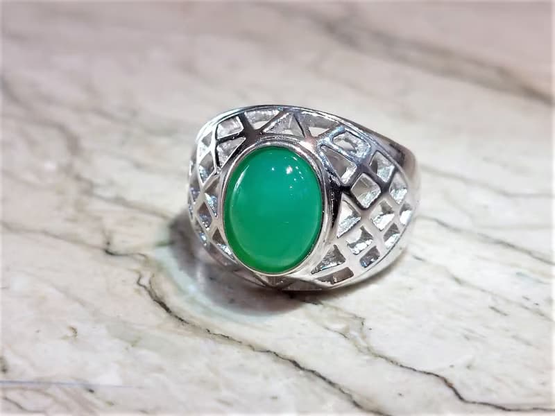 輕珠寶玉飾 | 格紋時尚澳洲玉男戒