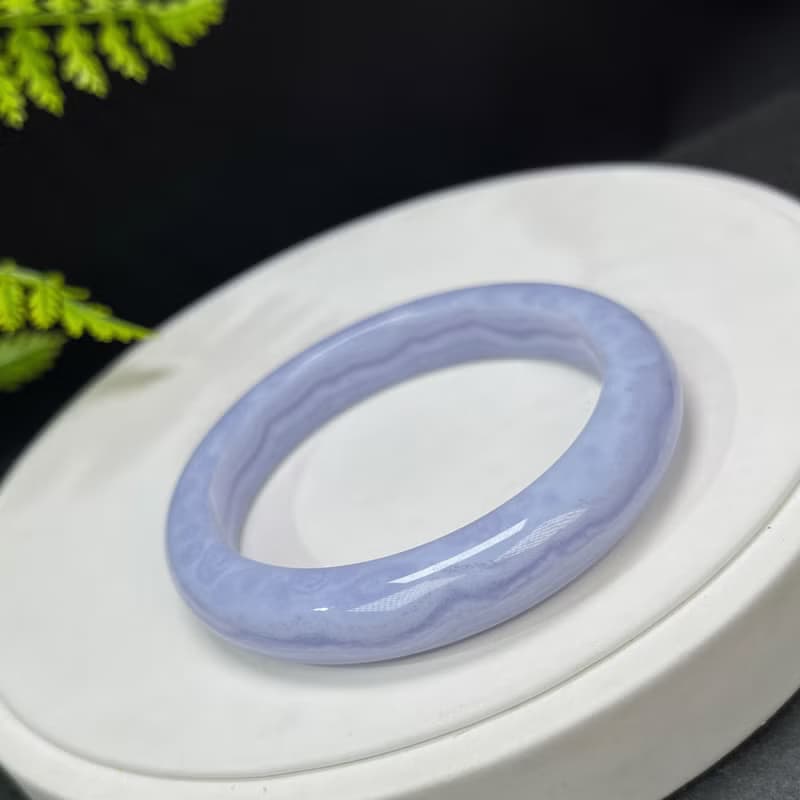 收藏級 藍紋瑪瑙手镯 56MM 高冰玉化千層奶藍色玉髓手環 保護平安