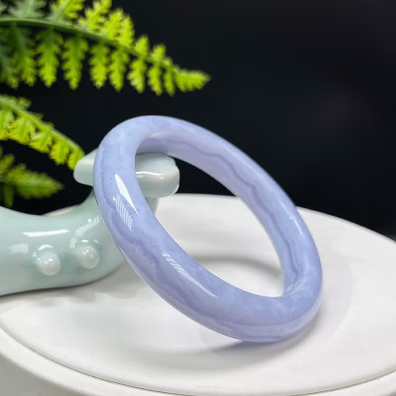 收藏級 藍紋瑪瑙手镯 56MM 高冰玉化千層奶藍色玉髓手環 保護平安