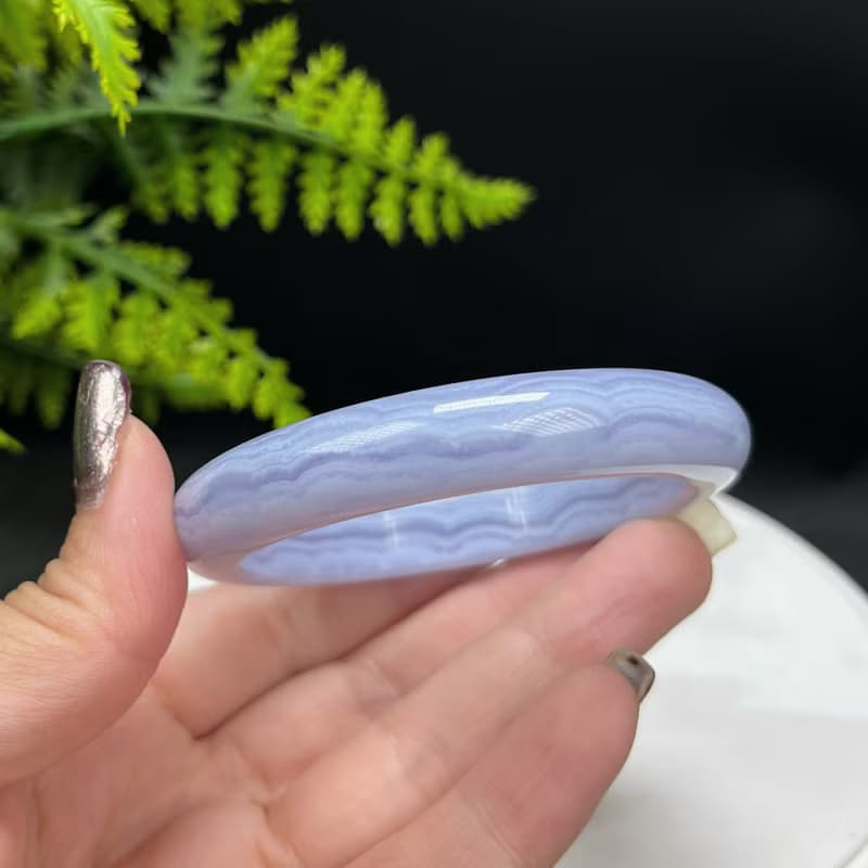 收藏級 藍紋瑪瑙手镯 56MM 高冰玉化千層奶藍色玉髓手環 保護平安