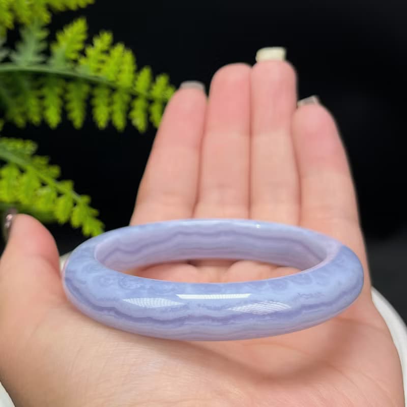 收藏級 藍紋瑪瑙手镯 56MM 高冰玉化千層奶藍色玉髓手環 保護平安