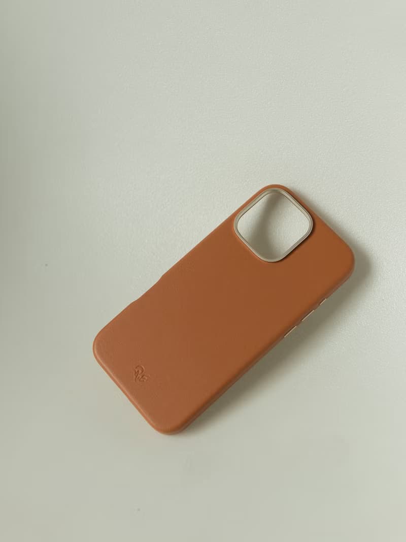 iPhone 純素皮革手機殼 焦糖棕