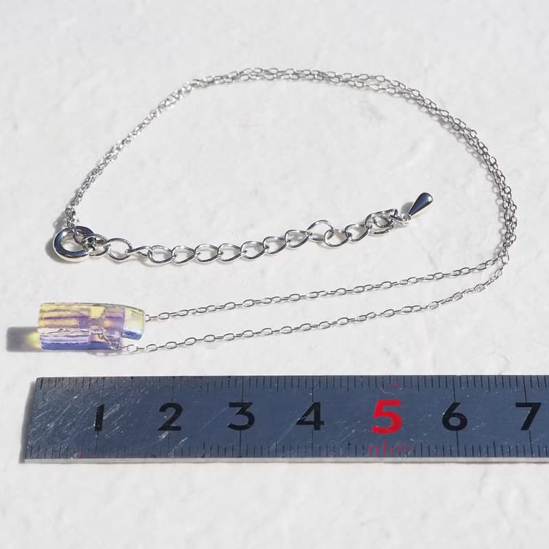 色が変わる小さな光るガラス(なの【マジック】)チェーンネックレス 【アロマペンダントに変更可】【綿紐、シルバー925選べます】【受注制作】