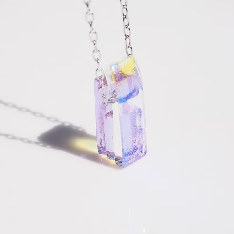 色が変わる小さな光るガラス(なの【マジック】)チェーンネックレス 【アロマペンダントに変更可】【綿紐、シルバー925選べます】【受注制作】