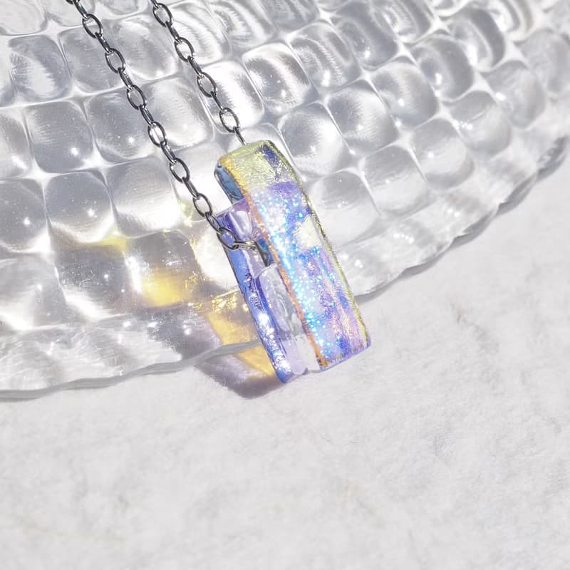 色が変わる小さな光るガラス(なの【マジック】)チェーンネックレス 【アロマペンダントに変更可】【綿紐、シルバー925選べます】【受注制作】