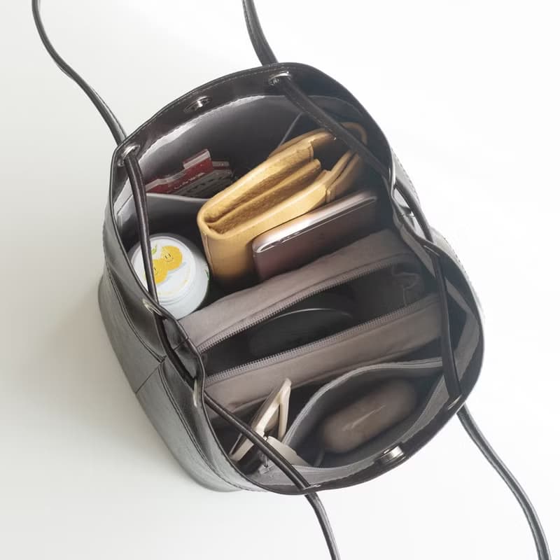 春夏新品 復古感油臘紋PU【深巧克力】多用輕便水桶包 托特/側背