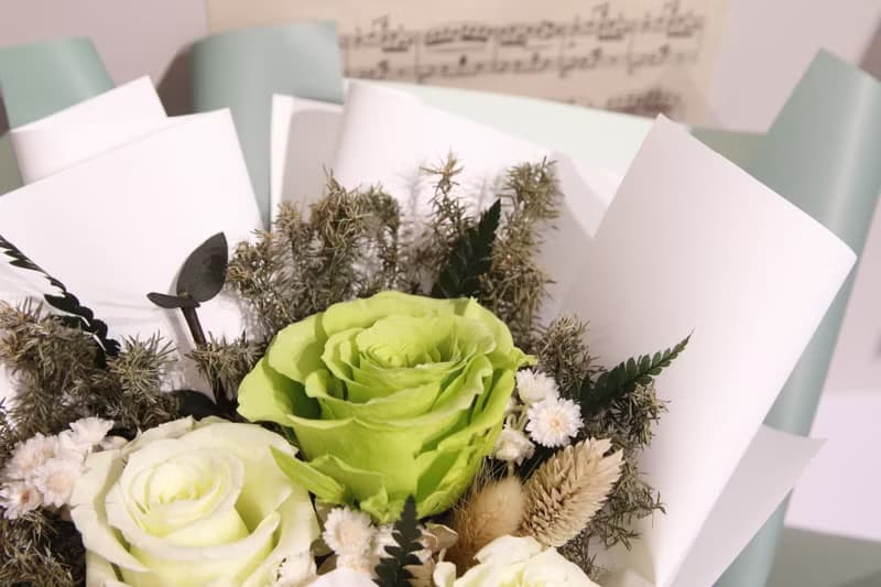 【中型永生玫瑰花束】— 清新綠花束