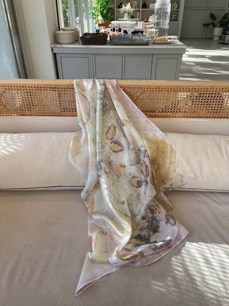 花葉移印染長絲巾 - 曉夢輕紗