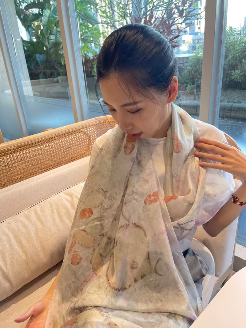 花葉移印染長絲巾 - 曉夢輕紗