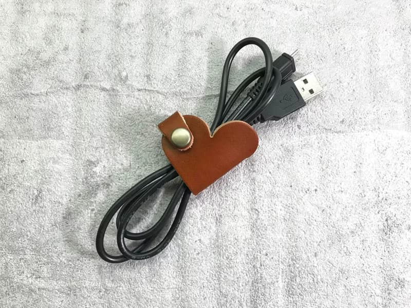 ONES　甘いハートのチョコレート　ワンズハートコードリール　USBケーブルもOK　OHC-BB