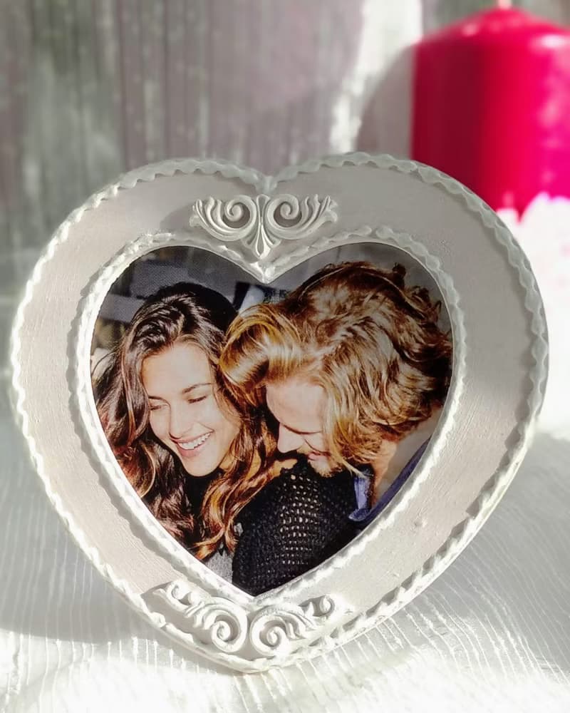 情人节礼物 Valentine's Day gift Heart-shaped photo frame with rose Picture frame