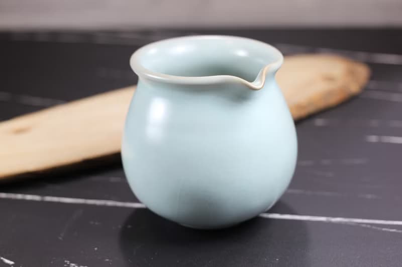 【送禮好物】360~400ml 汝窯無把 手拉坯 咖啡下壺 茶海 公道杯
