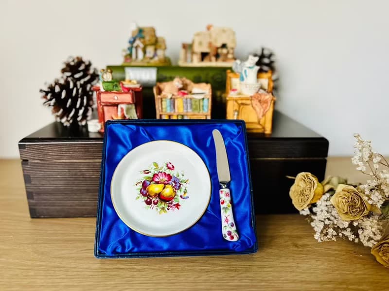 英國名窯Coalport花卉小碟與抹刀兩件組