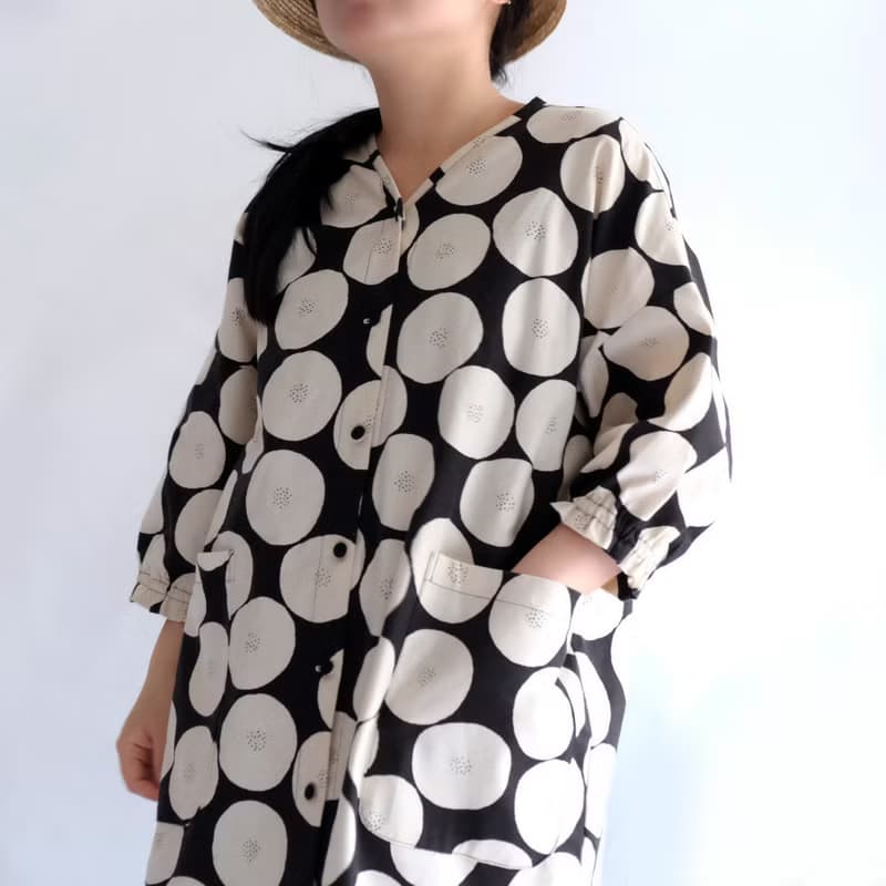 羽黑果子V領日式澎澎袖長版洋裝襯衫