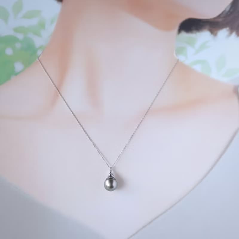 Joy タヒチパール黒蝶真珠のシルバー製ペンダントネックレス