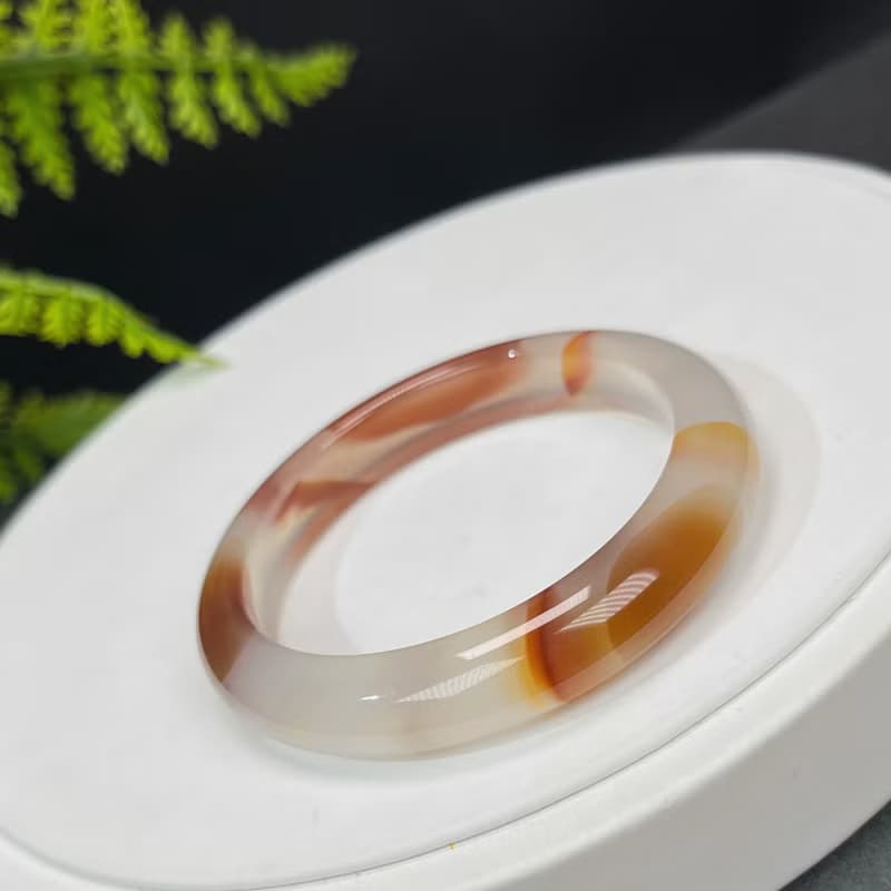 優質 馬達加斯加紅瑪瑙手鐲 51MM 冰透起光飄花玉髓手環 鴻運當頭
