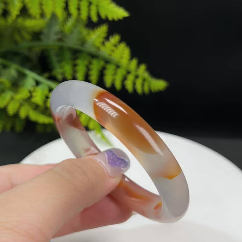 優質 馬達加斯加紅瑪瑙手鐲 51MM 冰透起光飄花玉髓手環 鴻運當頭