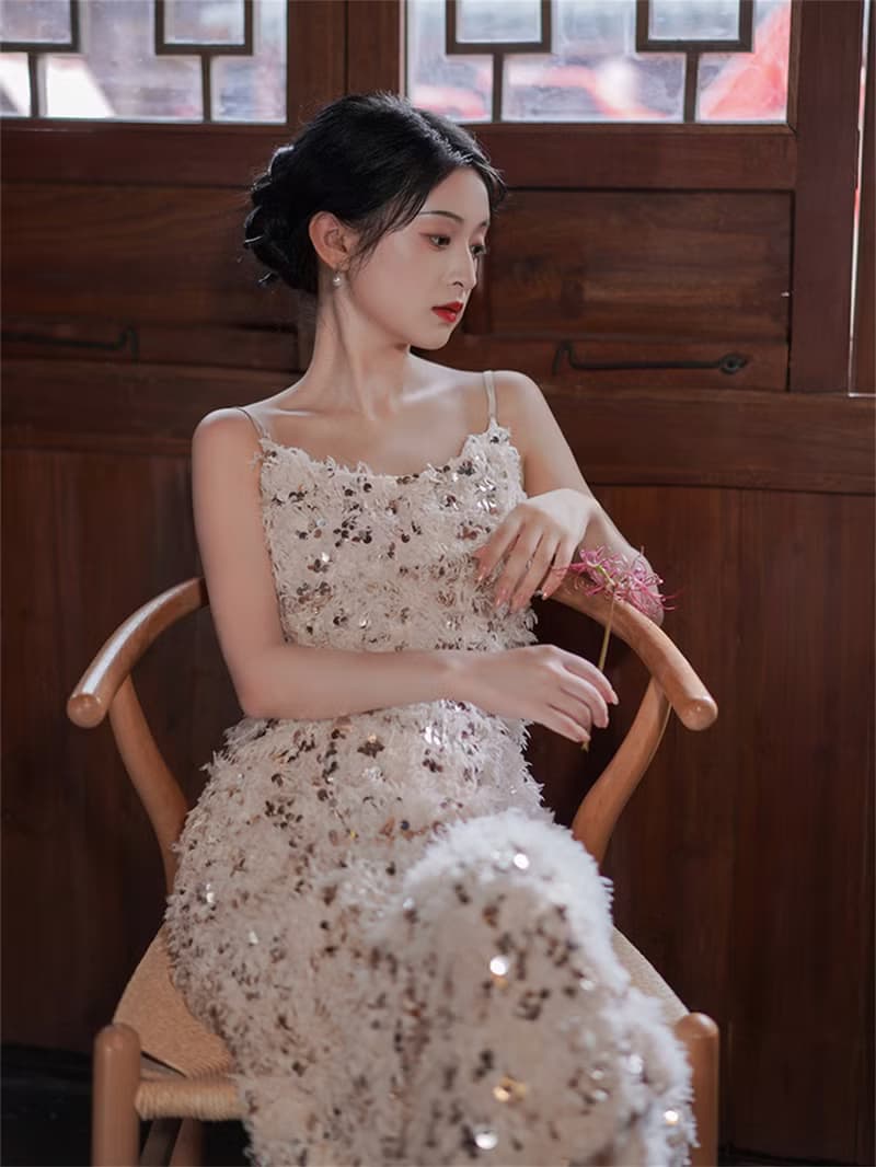 浮光 香檳金吊帶洋裝 無袖亮片長裙 生日戰袍訂婚禮服裙連衣裙