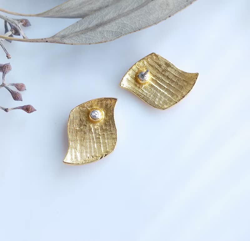 Vintage Jewelry 西洋古董飾品 小巧 貼耳 波浪 簡約 針式耳環