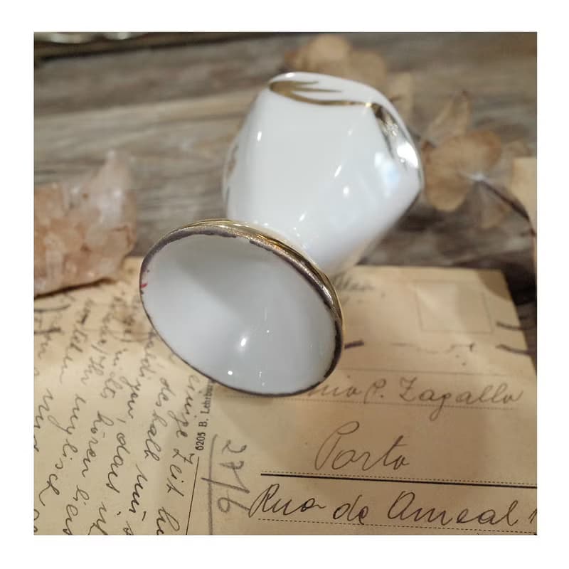 西班牙老件.描金六邊形白瓷蛋杯.瓷杯.瓷器.陳列擺件.稀有件