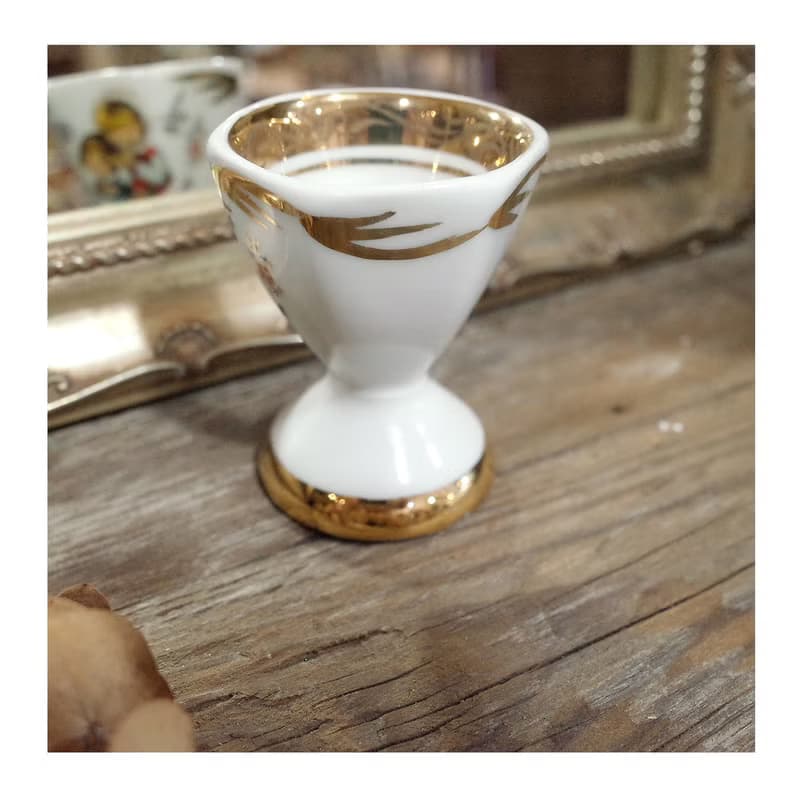 西班牙老件.描金六邊形白瓷蛋杯.瓷杯.瓷器.陳列擺件.稀有件