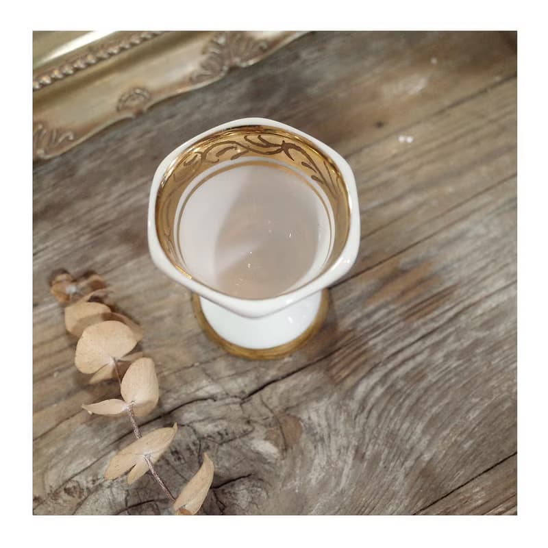 西班牙老件.描金六邊形白瓷蛋杯.瓷杯.瓷器.陳列擺件.稀有件