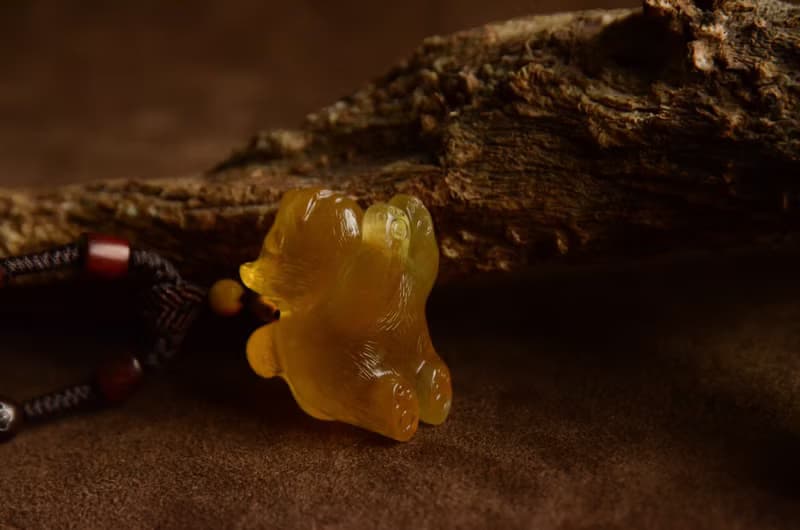 【吉望】天然琥珀金絞蜜生肖狗精雕項鏈