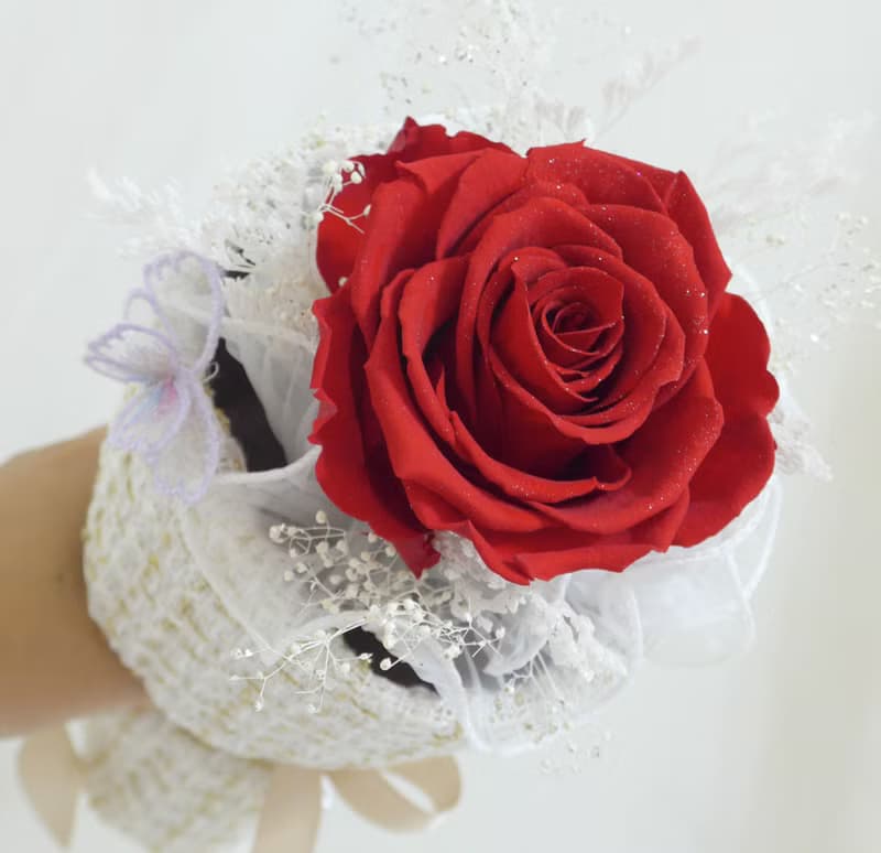 小香風永生玫瑰花束 結婚捧花永生乾燥花情人節畢業謝師禮物生日