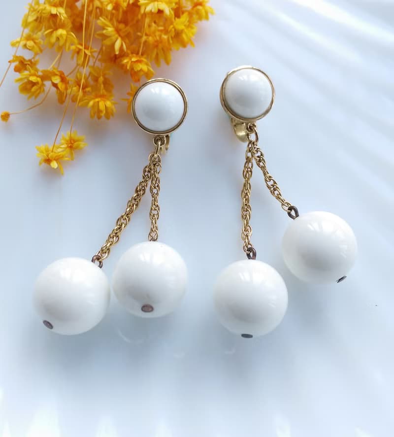 Vintage Jewelry 西洋古董飾品 TRIFARI 搖曳 白珠 夾式耳環