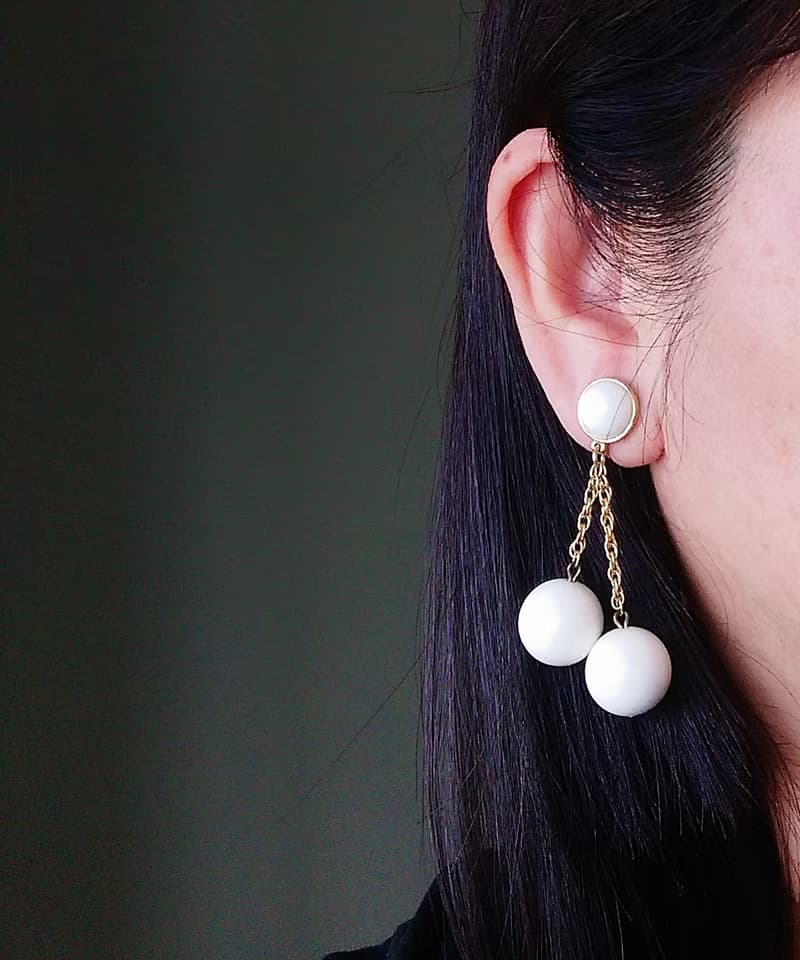 Vintage Jewelry 西洋古董飾品 TRIFARI 搖曳 白珠 夾式耳環