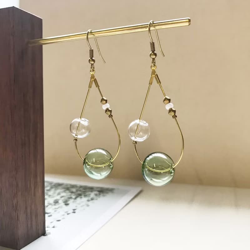 異國泡泡_黃銅耳環_透明與草綠(可改夾)
