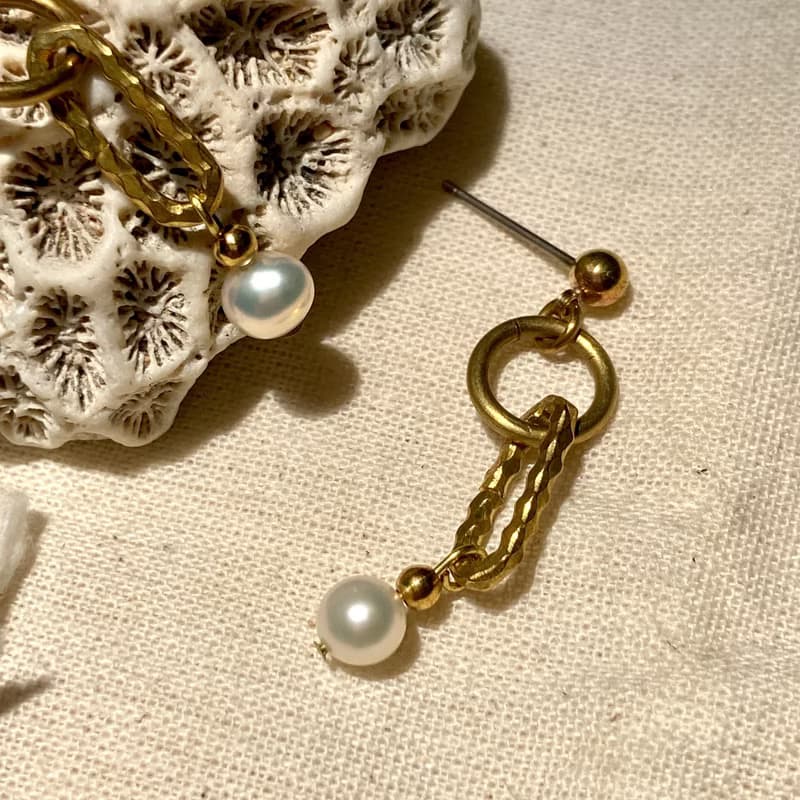 老林雜貨 | 幾何元素珍珠黃銅耳環 (針式 / 夾式)