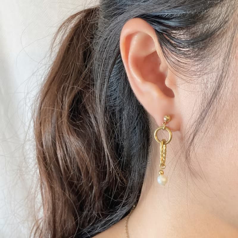 老林雜貨 | 幾何元素珍珠黃銅耳環 (針式 / 夾式)