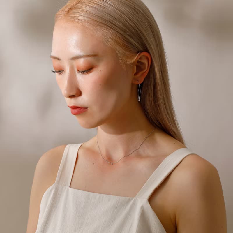【Pinkoi限定商品】double gems pierced earring SV ニッケルフリーピアス　キュービックジルコニアが揺れるピアス　シルバー