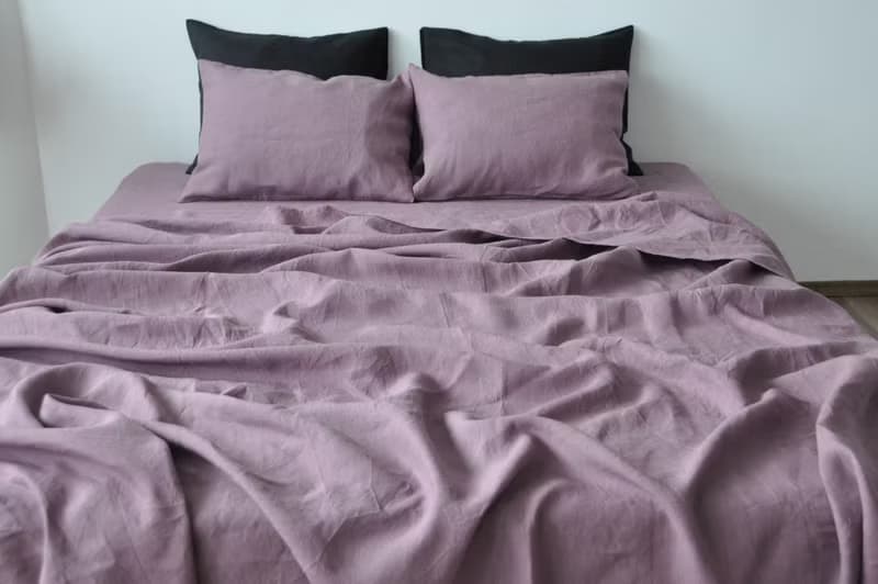 Mauve linen fitted sheet / Softened linen bed sheet / Deep pocket