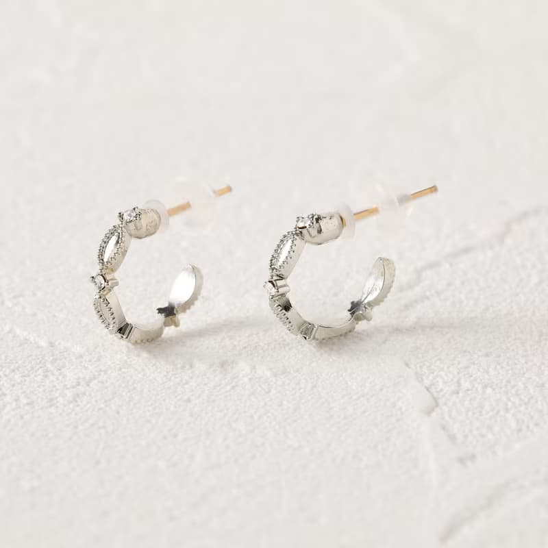 classical crescent pierced earring SV　ニッケルフリークリスタルポストピアス　おしゃれなシンプルデザイン 　シルバー