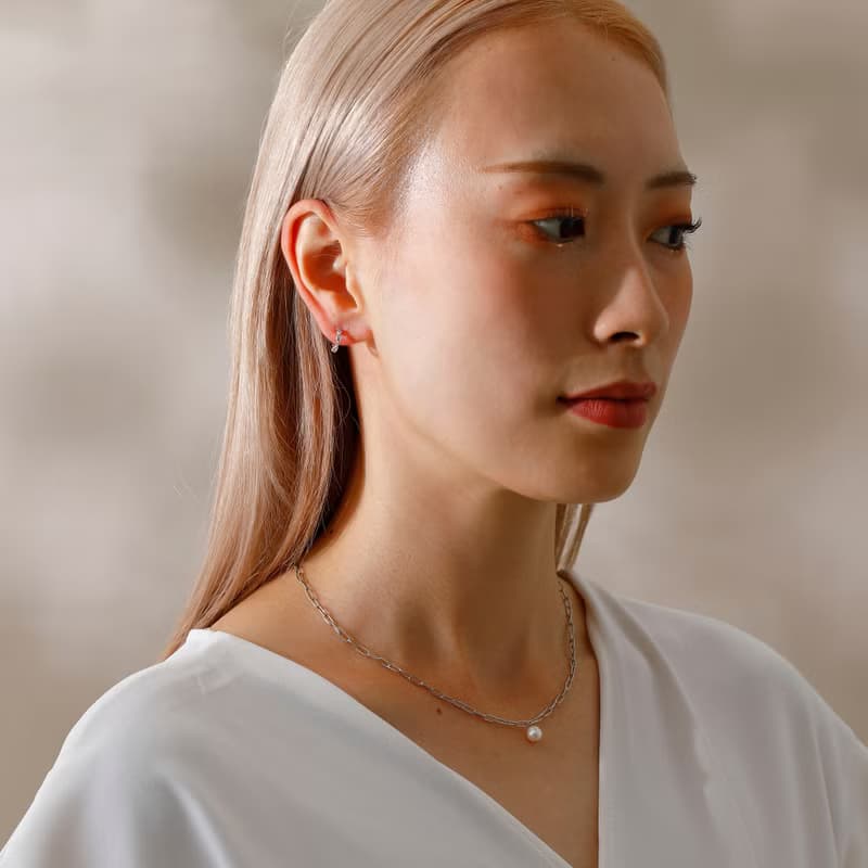 classical crescent pierced earring SV　ニッケルフリークリスタルポストピアス　おしゃれなシンプルデザイン 　シルバー