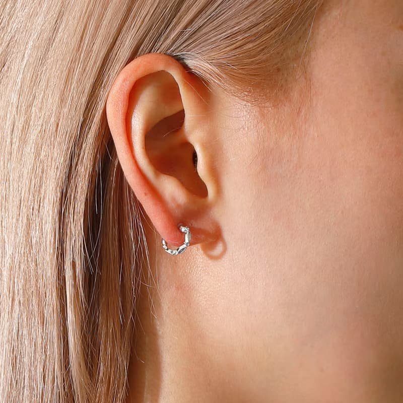 classical crescent pierced earring SV　ニッケルフリークリスタルポストピアス　おしゃれなシンプルデザイン 　シルバー