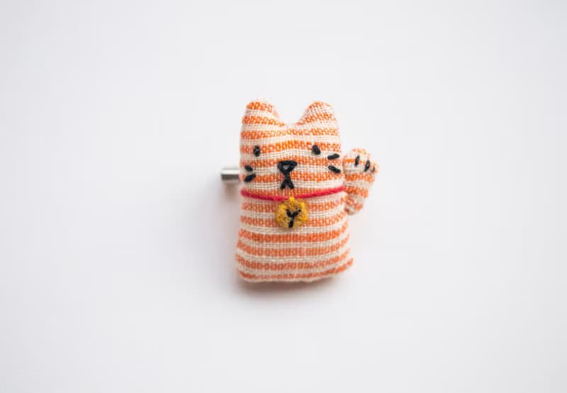 招財貓胸針 fortune cat mini brooch pin