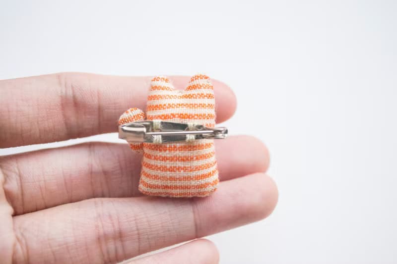 招財貓胸針 fortune cat mini brooch pin