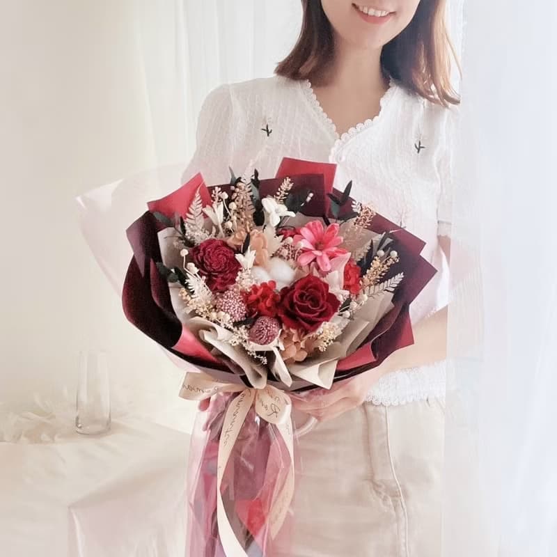 予她 永生玫瑰花束 / 七夕花束 情人節禮物 畢業花束 求婚花束