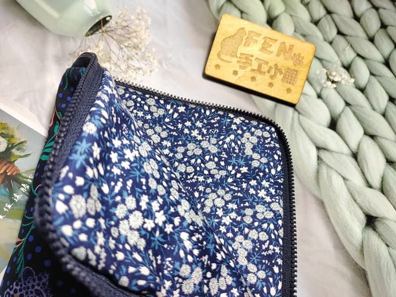 英國限量布黑底紫點花豹款L型拉鍊袋-電子書保護套-kobo 7.8吋袋