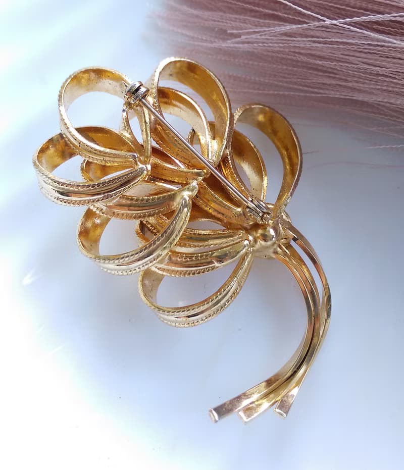 Vintage Jewelry 西洋古董飾品 立體 金色調 捲花花束 別針