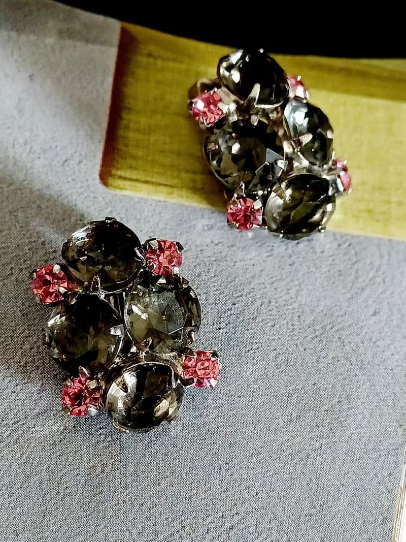 vintage jewelry  典雅墨綠萊茵 夾式耳環