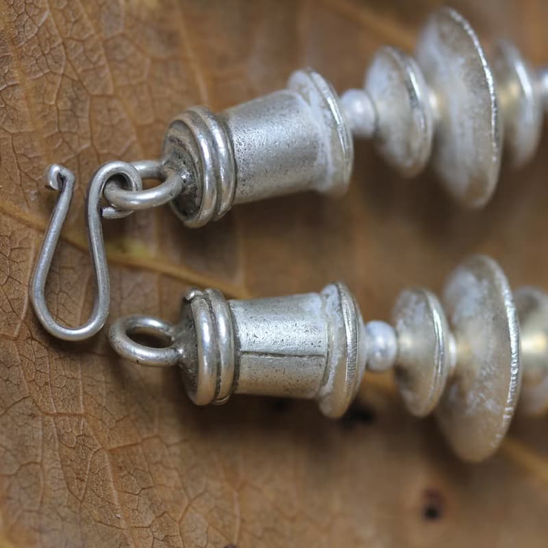 Handmade silver disks beaded bracelet (B0058)