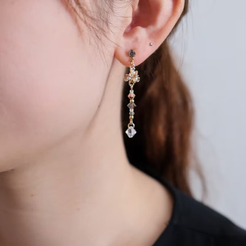 Phyllis | 新藝術風格 古埃及系列金屬珍珠花 Swarovski 水晶耳環